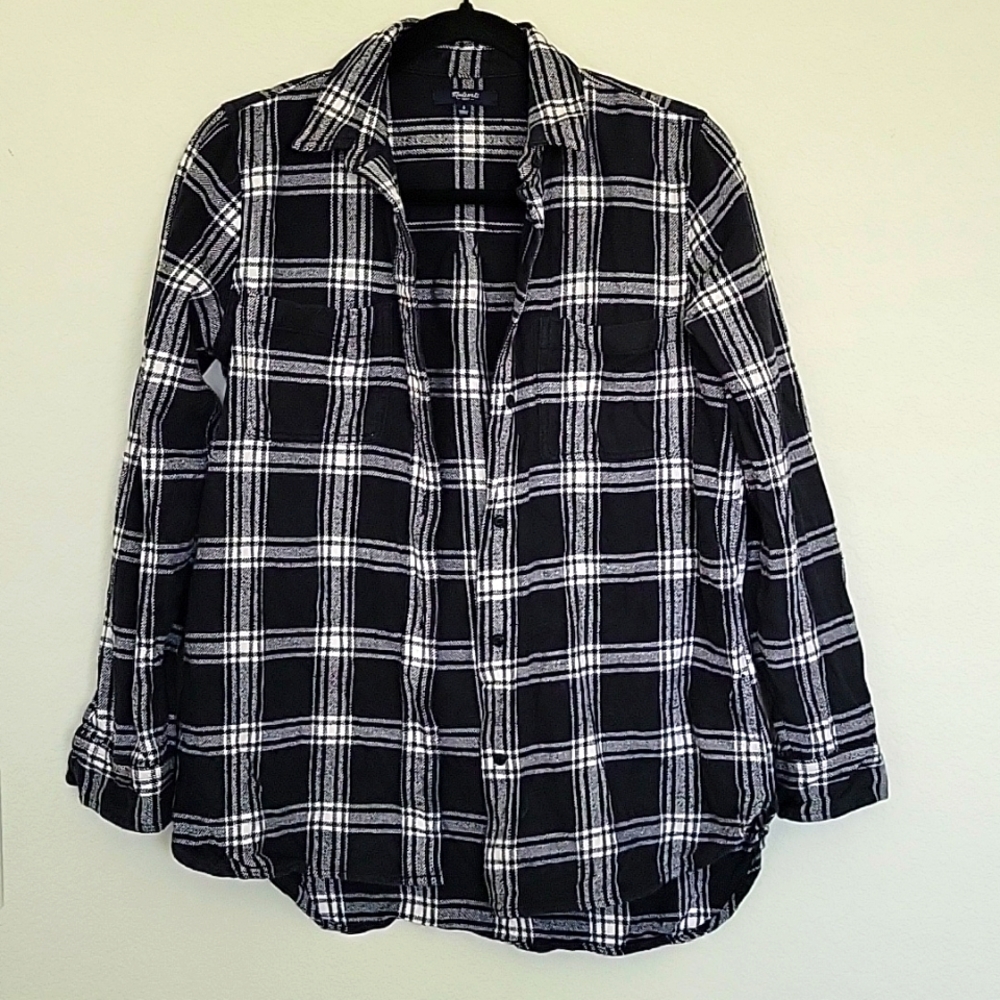 Madewell black and white plaid flannel shirt in size small
